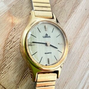 Vintage Lorus ladies gold tone dress Watch NEW BATTERY